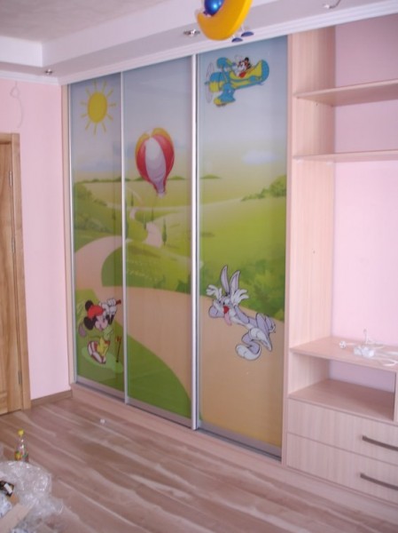 Шкафы-купе для детской комнаты