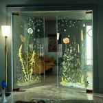 Советы по установке стеклянных межкомнатных дверей